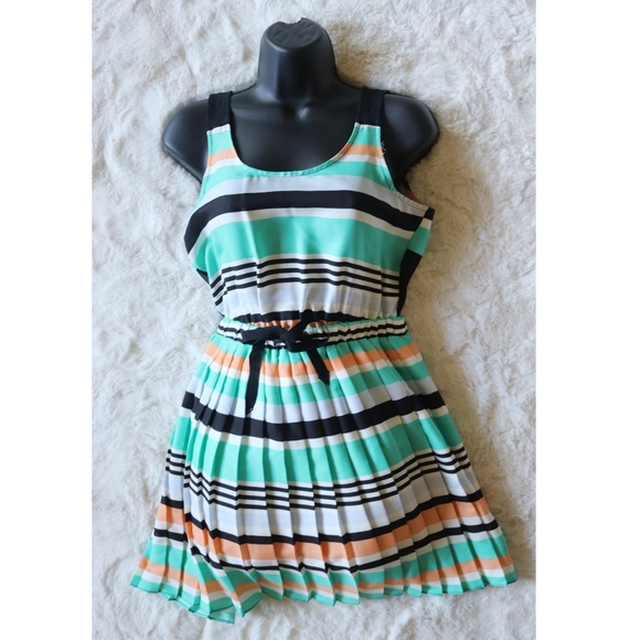 BCBG | pleated striped Caribbean sea dress euc